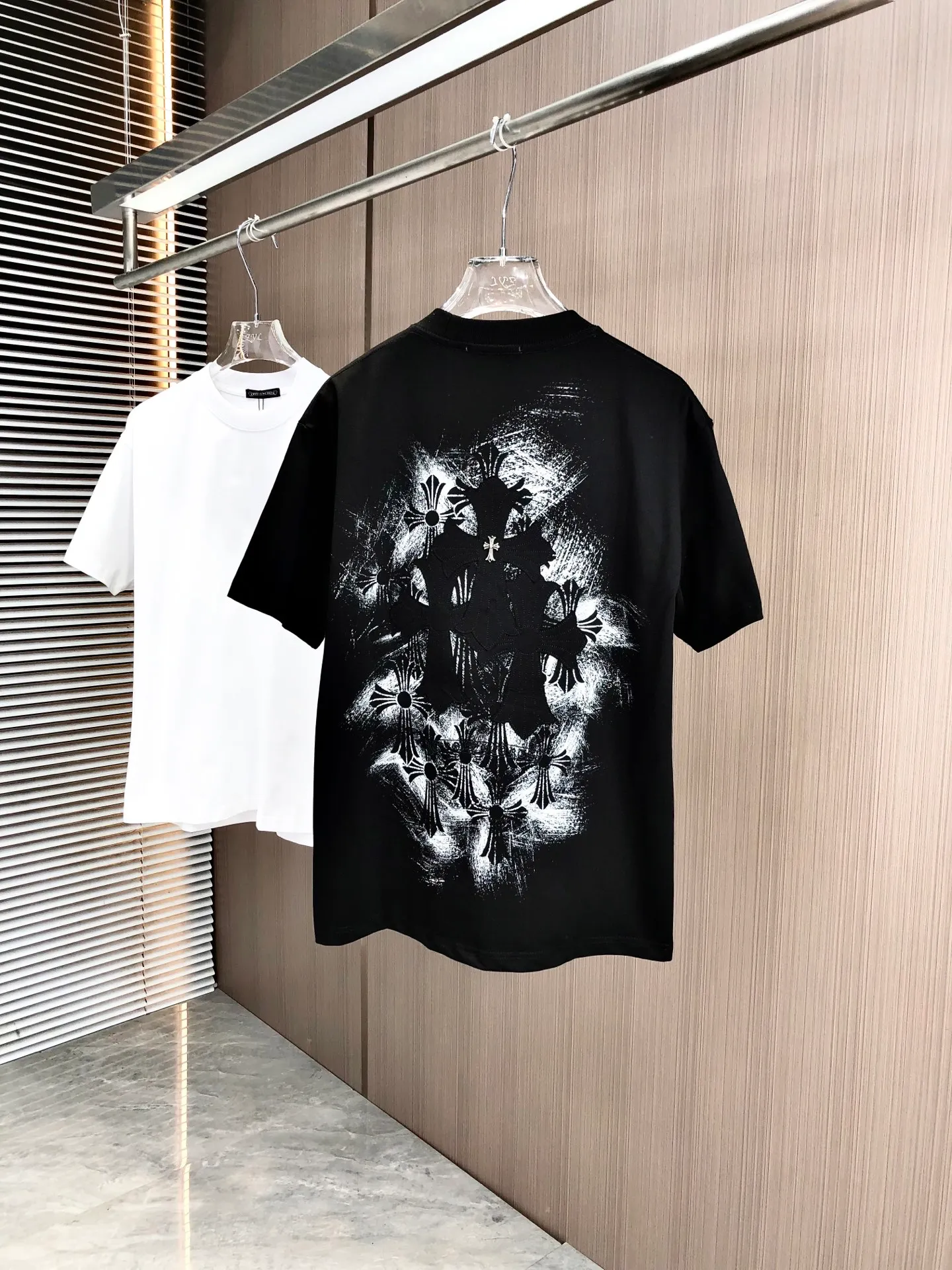 🅿️210 CH Cro 2025 spring and summer new round neck short sleeves, hand-stitched hardware, dot printing, needle embroidery ➕ patch embroidery, made of high weight 320g double yarn combed cotton fabric, slightly loose fit, soft and thick fabric feel, same style for men and women, color: black and white, size: SMLXLXXL